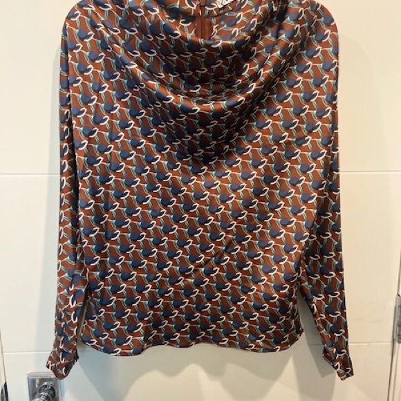 Zara Draped Printed Top with Back Top Zip - Picture 7 of 7